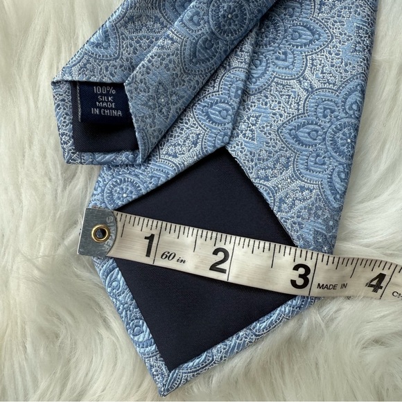 Paul Fredrick Blue Floral Medallion 100% Silk Tie - Picture 2 of 5